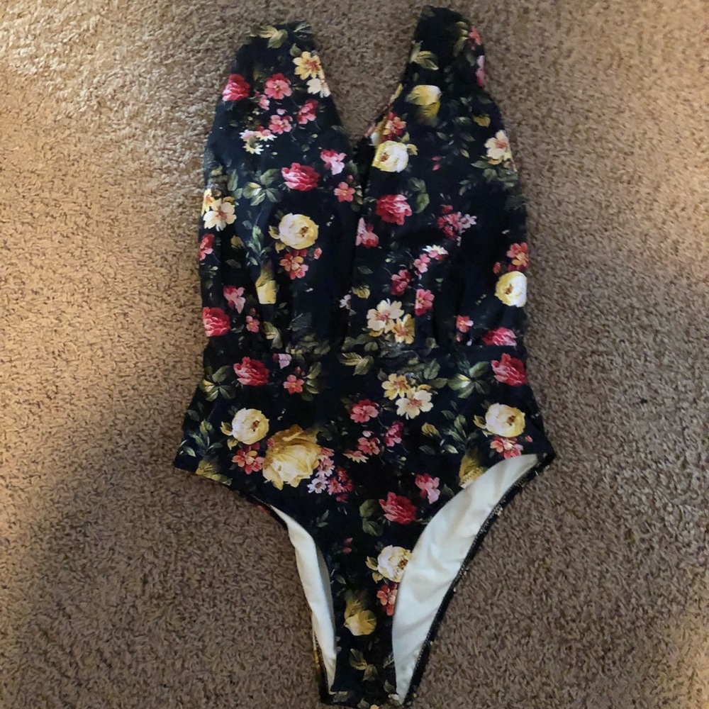 One piece cupshe bathing suit